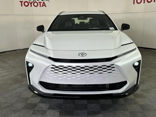 2025 Toyota Crown Signia XLE