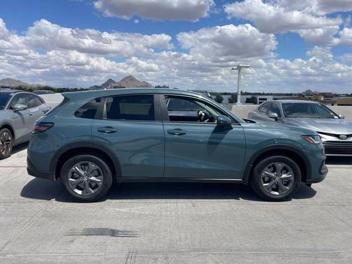 Nordic Forest Pearl 2026 Honda HR-V LX
