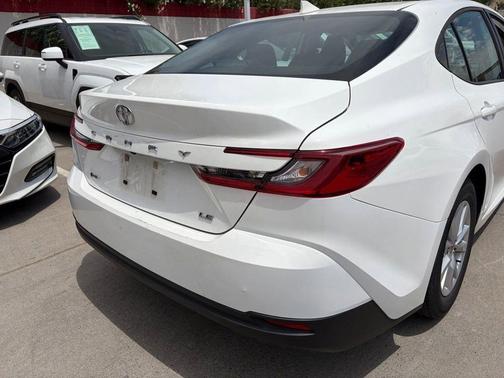 Ice Cap 2025 Toyota Camry LE