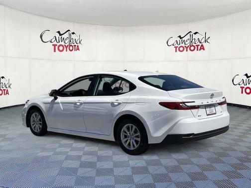 Ice Cap 2025 Toyota Camry LE