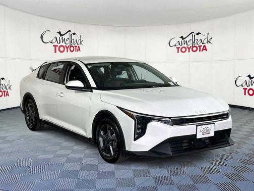 Snow White Pearl 2025 Kia K4 LXS