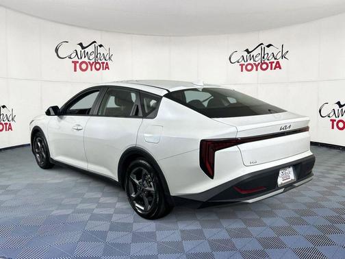 Snow White Pearl 2025 Kia K4 LXS