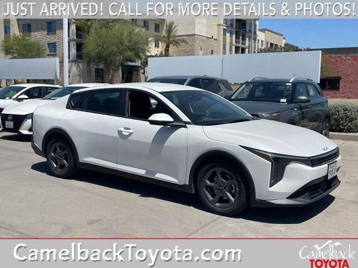 Snow White Pearl 2025 Kia K4 LXS