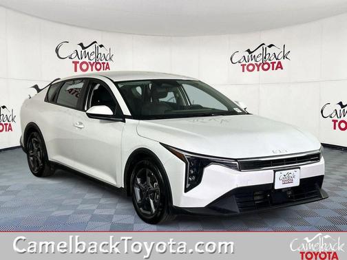 Snow White Pearl 2025 Kia K4 LXS