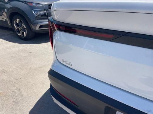 Snow White Pearl 2025 Kia K4 LXS