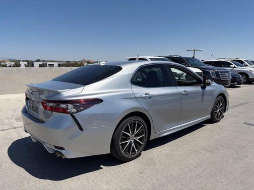 Celestial Silver Metallic 2023 Toyota Camry SE