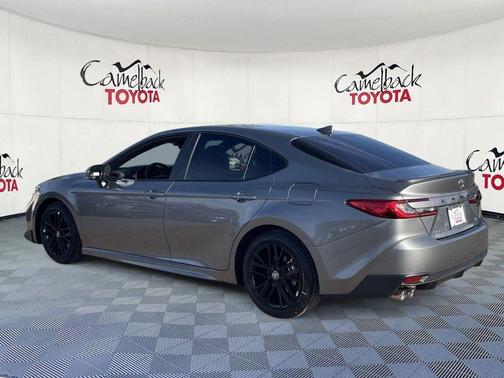 Heavy Metallic 2026 Toyota Camry SE