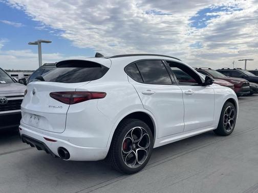 2023 Alfa Romeo Stelvio Veloce AWD