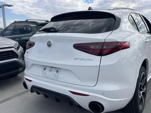 2023 Alfa Romeo Stelvio Veloce AWD