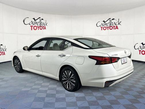 Pearl White 2025 Nissan Altima 2.5 SV