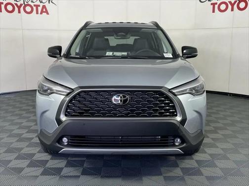 2025 Toyota Corolla Cross XLE