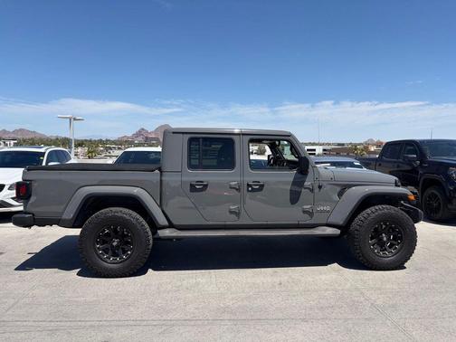 Granite Crystal Metallic Clearcoat 2021 Jeep Gladiator Overland