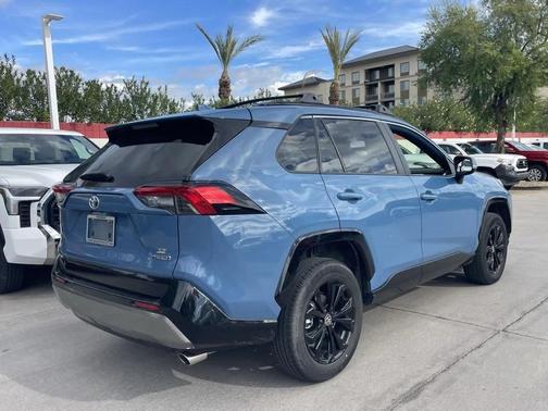 2024 Toyota RAV4 Hybrid SE