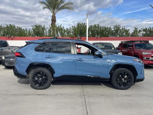 2024 Toyota RAV4 Hybrid SE