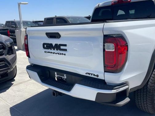 2024 GMC Canyon Base