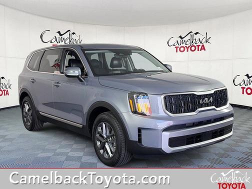Everlasting Silver 2025 Kia Telluride LX
