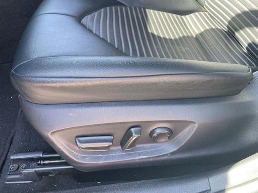 Super White 2020 Toyota Camry SE