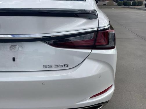 2025 Lexus ES 350 Base