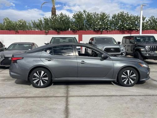 2021 Nissan Altima 2.5 SV