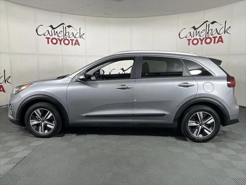 2022 Kia Niro LXS