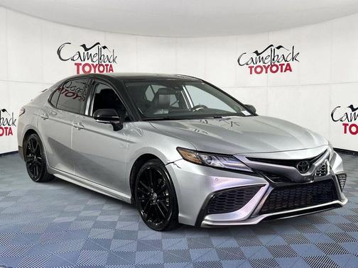 Celestial Silver Metallic/Midnight Black Metallic 2022 Toyota Camry XSE