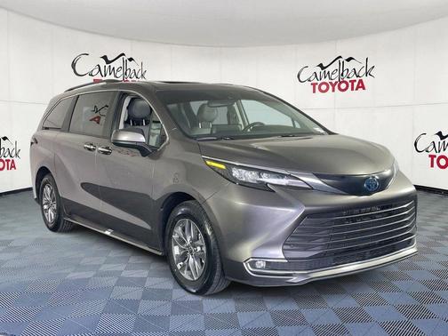 Predawn Gray Mica 2024 Toyota Sienna XLE