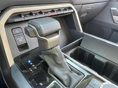 2024 Toyota Sequoia SR5