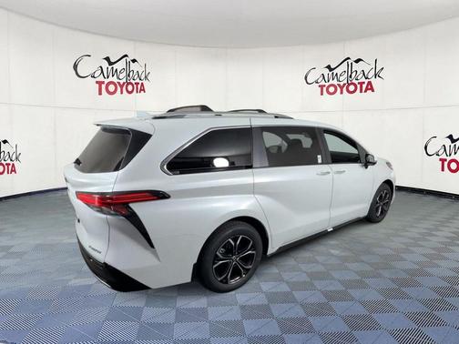 Wind Chill Pearl 2026 Toyota Sienna Platinum