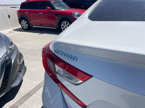 Platinum White Pearl 2018 Honda Accord EX-L
