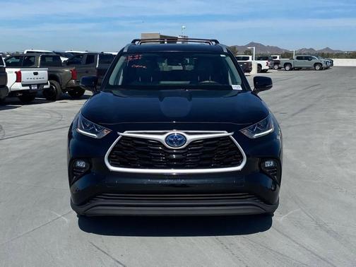 2023 Toyota Highlander Hybrid XLE