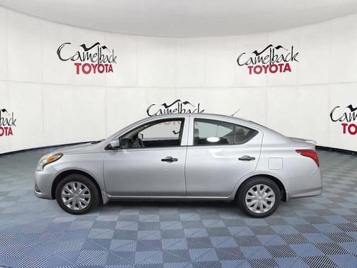 Brilliant Silver Metallic 2016 Nissan Versa 1.6 S+