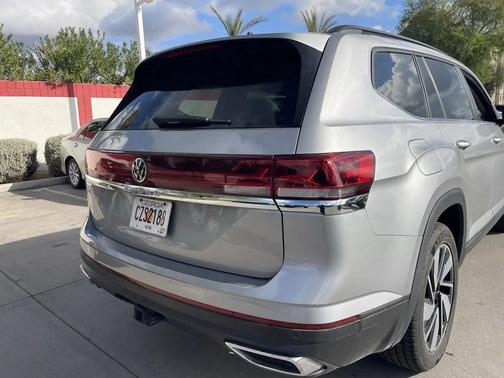 2024 Volkswagen Atlas 2.0T SE w/Technology