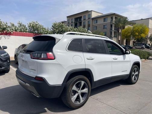 Bright White Clearcoat 2019 Jeep Cherokee Limited