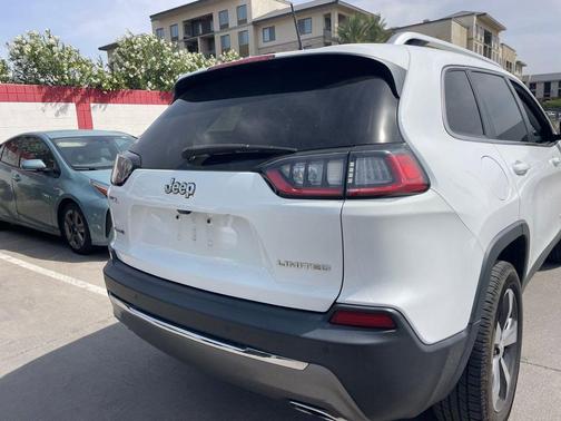 Bright White Clearcoat 2019 Jeep Cherokee Limited