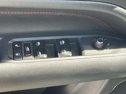 Bright White Clearcoat 2025 Jeep Compass Trailhawk