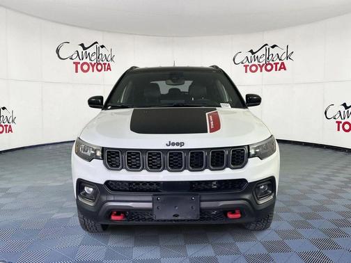 Bright White Clearcoat 2025 Jeep Compass Trailhawk