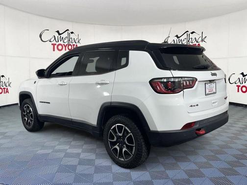 Bright White Clearcoat 2025 Jeep Compass Trailhawk