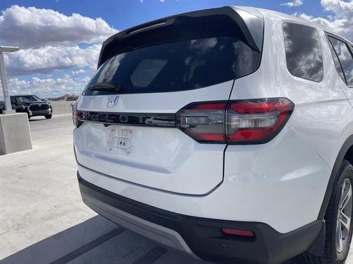 2023 Honda Pilot 2WD EX-L 8 Passenger