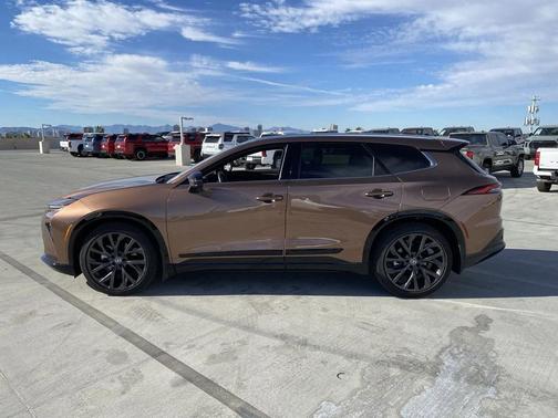 2025 Toyota Crown Signia Limited