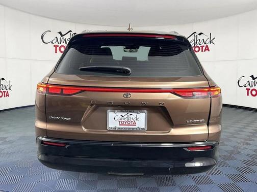 2025 Toyota Crown Signia Limited