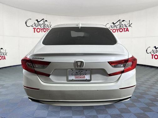 Platinum White Pearl 2018 Honda Accord LX