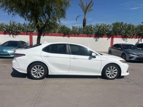 2019 Toyota Camry LE