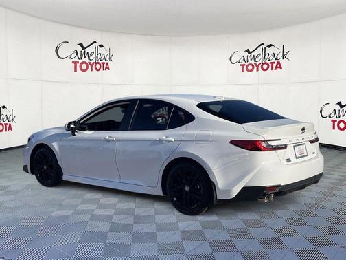 Ice Cap 2026 Toyota Camry SE