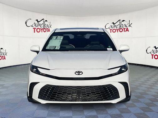 Ice Cap 2026 Toyota Camry SE
