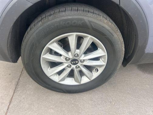Everlasting Silver 2020 Kia Sorento L