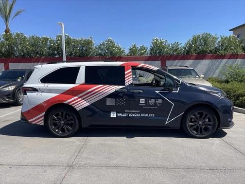 2022 Toyota Sienna XSE 7 Passenger