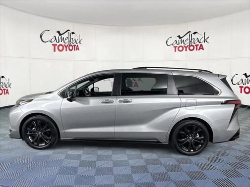 2022 Toyota Sienna XSE 7 Passenger