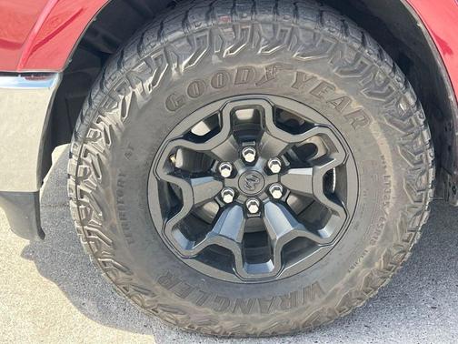 Delmonico Red Pearlcoat 2021 RAM 1500 Longhorn