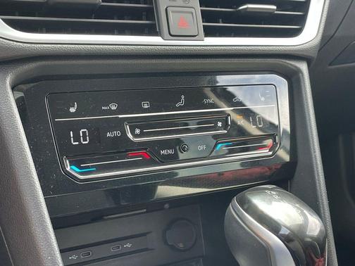 Monument Gray 2025 Volkswagen Taos 1.5T SE