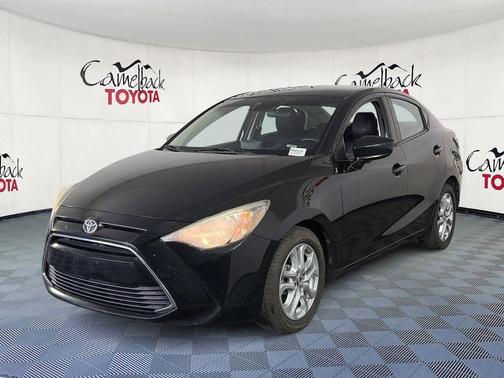 Stealth 2018 Toyota Yaris iA Base